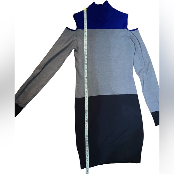 Cool Attitude Exposed Shoulder Long Sleeve Dress - Picture 2 of 7